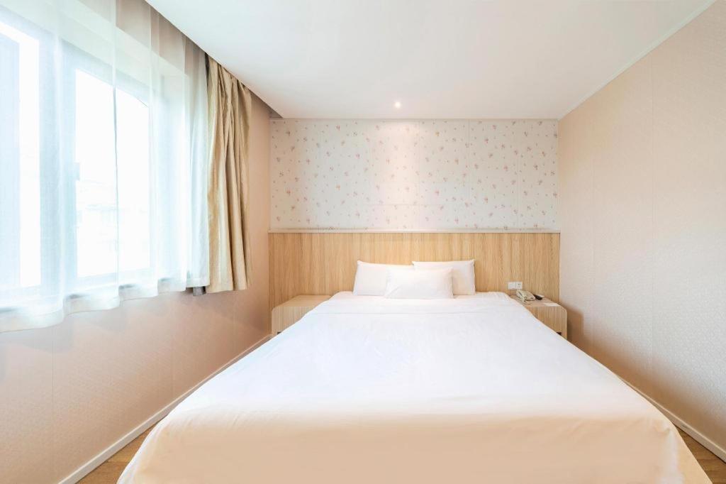 Hanting Hotel Shanghai Hongqiao Airport Bagian luar foto